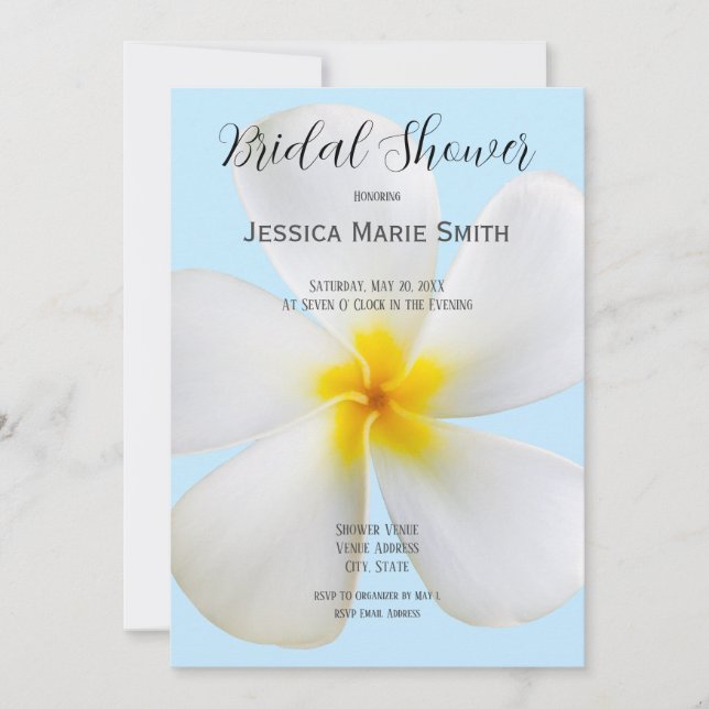 Invitación Plumeria blanca sobre ducha azul, floral, novia (Anverso)