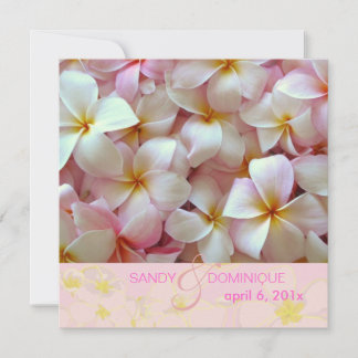 Invitación Plumerias sobre fondo amarillo