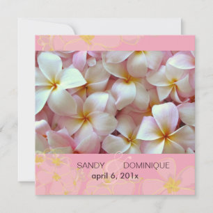 Invitación Plumerias sobre fondo rosa