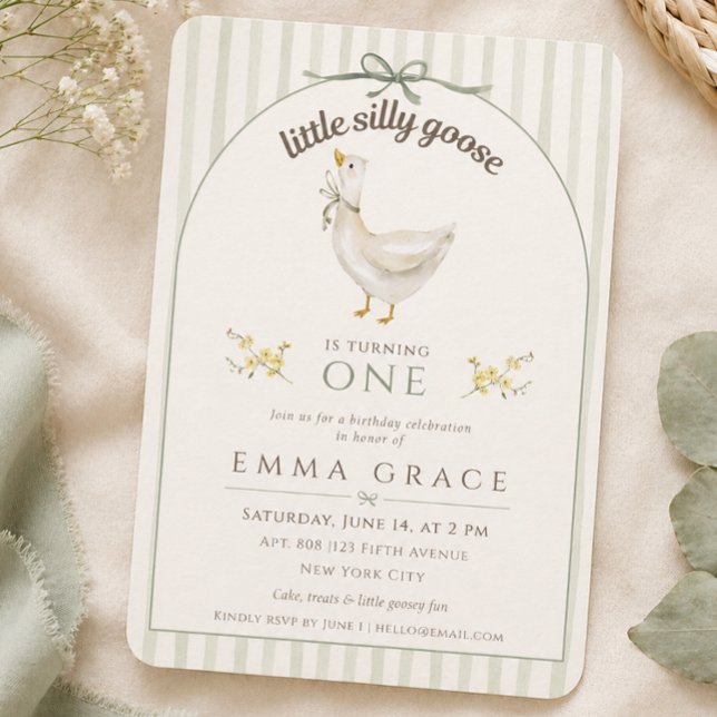 Invitación Poca Silly Goose Verde Salvia Cumpleaños Cumpleaño (Little Silly Goose Sage Green Birthday Birthday Invitation)