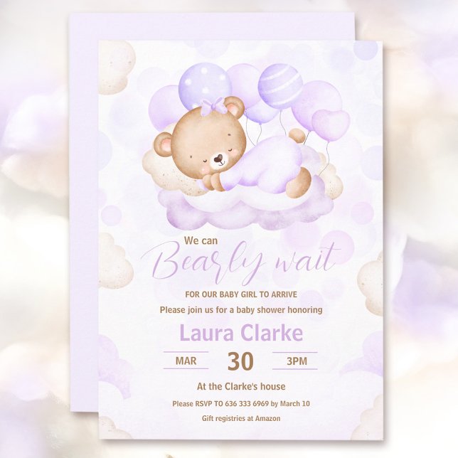 Invitación Podemos esperar a que el Chica de Lavender lleve B (We Can Bearly Wait Lavender Girl Bear Baby Shower Invitation)