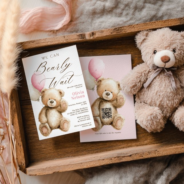 Invitación Podemos Esperar A Teddy Bear QR Chica Baby Shower (We Can Bearly Wait Teddy Bear QR Girl Baby Shower Invitation)