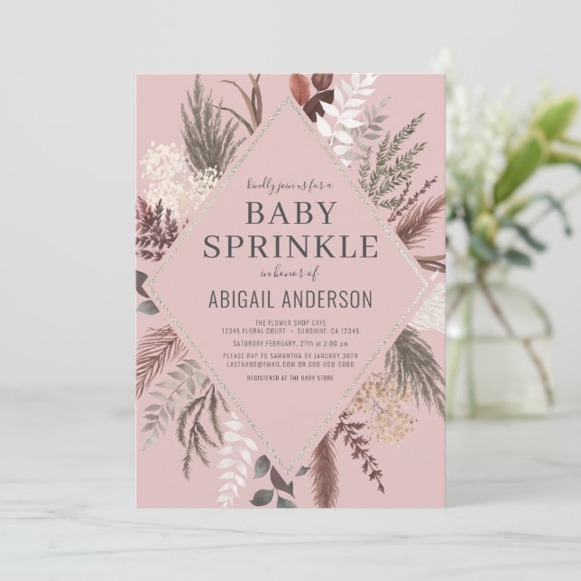 Invitación Polvo Rosa Boho Floral Pampas Grasa Bebé Sprinkle (Anverso de pie)