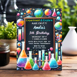 Invitación Por Fun Lab Kids Geek Nerd Mad Science 9º cumpleañ<br><div class="desc">Prepárate para una explosión con nuestra "Invitación de cumpleaños 9 de Fun Lab Kids Geek Nerd Mad Science"! Perfecto para los jóvenes entusiastas de la ciencia, este diseño vibrante y peculiar prepara el escenario para un inolvidable fiesta de temática científica. Los elementos lúdicos y los gráficos coloridos animarán a los...</div>