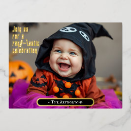 Invitación Postal Con Relieve Metalizado Adorable bebé de Halloween