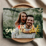 Invitación Postal Con Relieve Metalizado Boda fotográfica con guión de pincel Guardar la fe<br><div class="desc">Reserva la fecha.</div>