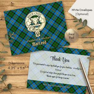 Invitación Postal Con Relieve Metalizado Crest de Clan MacLeod sobre Tartán de Caza