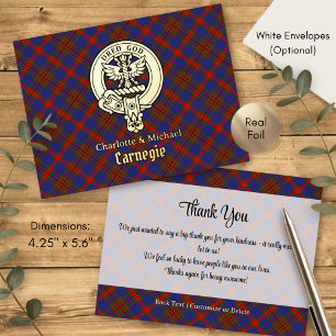 Invitación Postal Con Relieve Metalizado Cresta del clan Carnegie sobre tartán