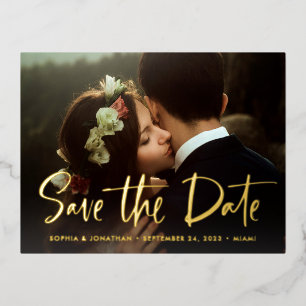 Invitación Postal Con Relieve Metalizado Dos fotos   Script moderno Guardar la fecha de oro