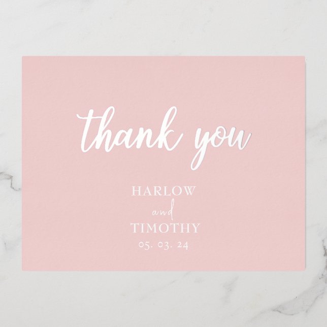 Invitación Postal Con Relieve Metalizado Elegante caligrafía Monograma Boda rosa (Anverso)