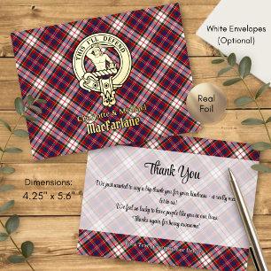 Invitación Postal Con Relieve Metalizado Escudo de Clan MacFarlane sobre Tartán de Vestir