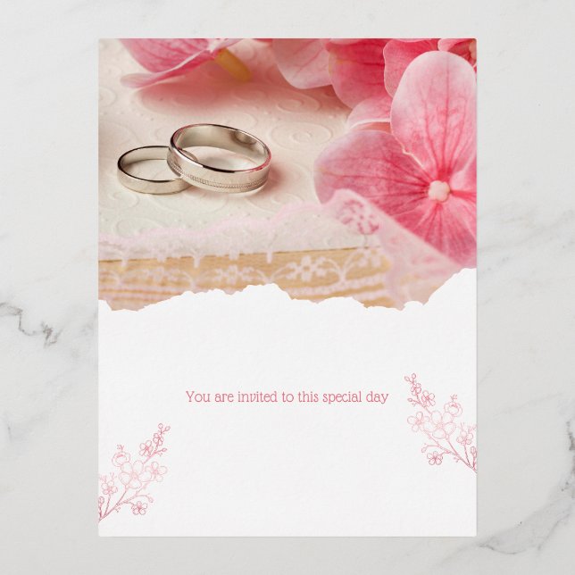 Invitación Postal Con Relieve Metalizado Está invitado a este día especial (Anverso)