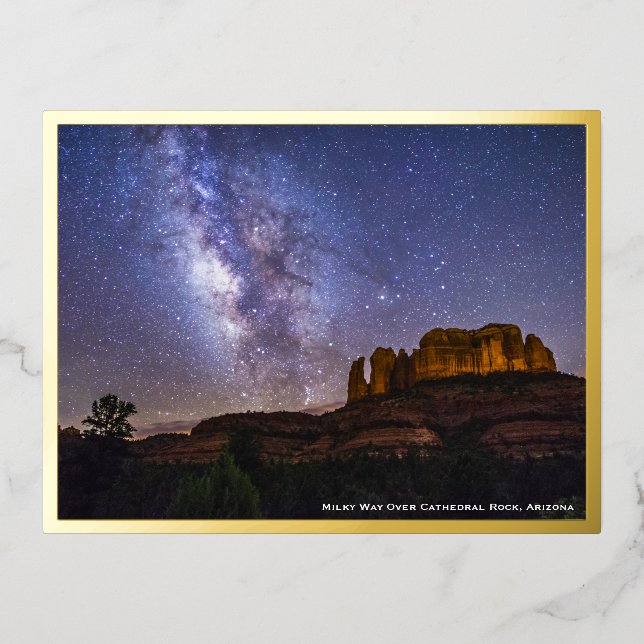Invitación Postal Con Relieve Metalizado Galaxia Vía Láctea sobre Rock Catedral, Oro Arizon (Anverso)