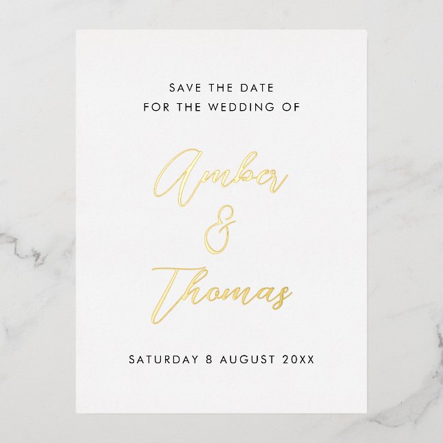 Invitación Postal Con Relieve Metalizado Simple caligrafía moderna salva la fecha real oro (Anverso)