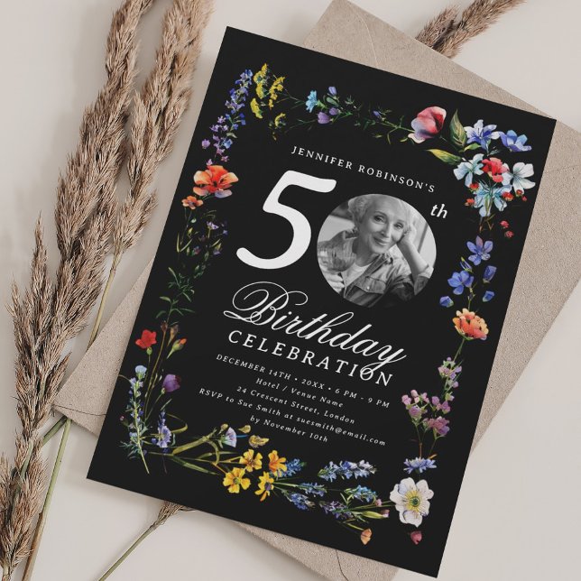Invitación Pradera de flores silvestres Foto 50 cumpleaños Ne (Wildflower Meadow Photo 50th Birthday Black Invitation)