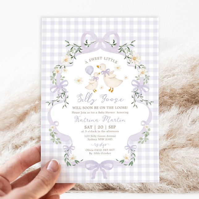 Invitación Preppy Silly Goose Purple Bow Girl Baby Shower (Subido por el creador)