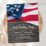 Invitación presupuestal de la bandera estadouniden<br><div class="desc">Invitaciones a la Fiesta de Cumpleaños de la Bandera Estadounidense. Invite a amigos y familiares a su celebración patriótica de cumpleaños con estas modernas invitaciones de la Bandera Americana. Personalice esta invitación a la bandera estadounidense con sus detalles de evento, nombre y fiesta. Vea nuestra colección para encontrar regalos patrióticos...</div>