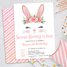 Invitación Primer cumpleaños de Bunny Floral, Purpurina rosa