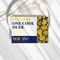 Primer cumpleaños de un chico feliz de la cara de 