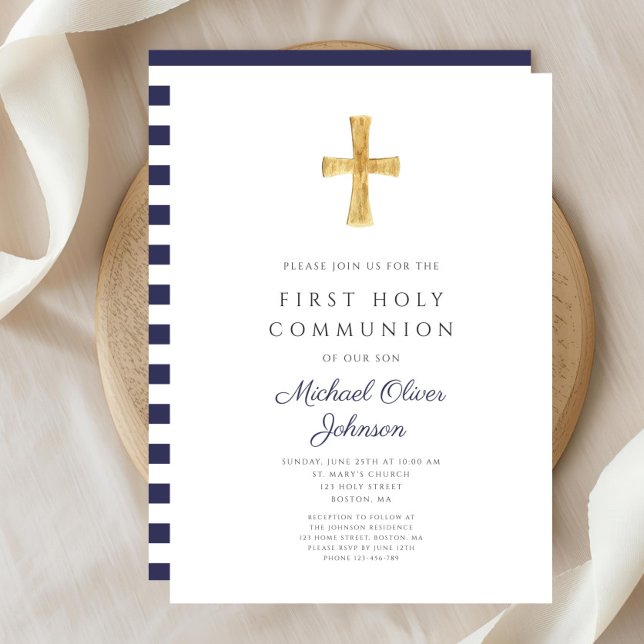 Invitación Primera comunión con franjas azules de la marina m (Modern Navy Blue Stripes Cross Boy First Communion Invitation)