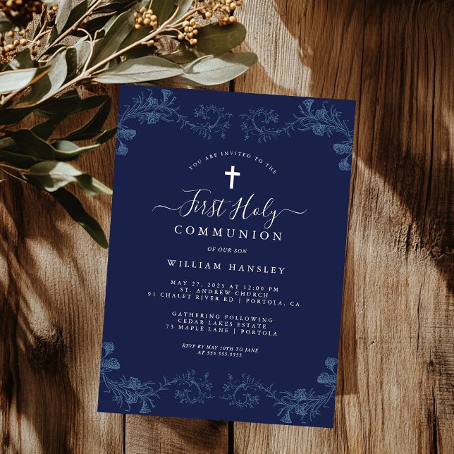 Invitación Primera Comunión de niños con flores de hoja azul  (Subido por el creador)