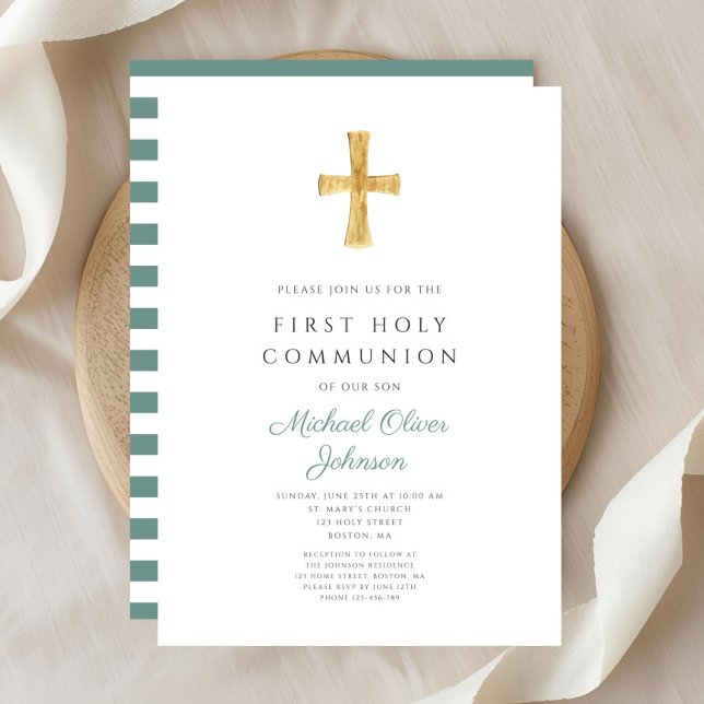 Invitación Primera comunión entre bandas verdes modernas (Modern Green Stripes Cross Boy First Communion Invitation)