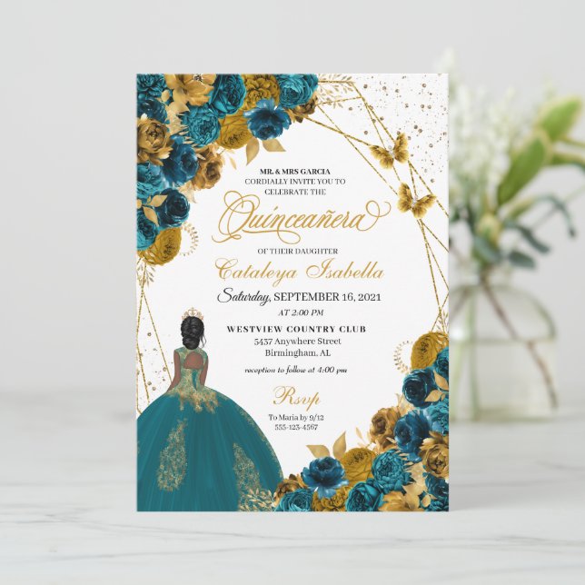 Invitación Princesa de mariposa verde azulada y dorada Quince (Anverso de pie)