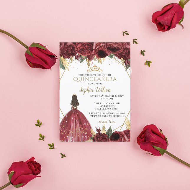 Invitación Princesa floral de oro de Borgoña Quinceañera Quin (Burgundy Gold Floral Princess Quinceañera Quince I Invitation)