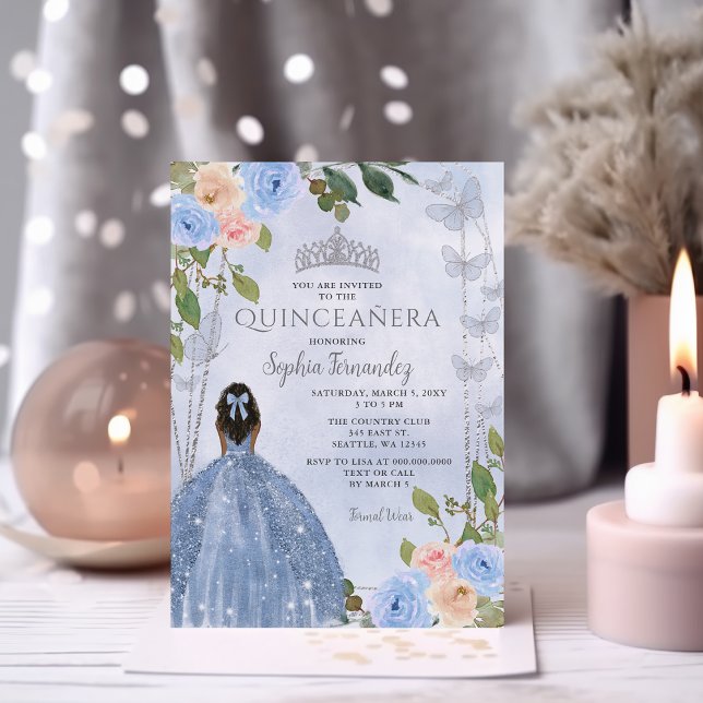 Invitación Princesa Floral Dusty Blue Silver Quinceañera (Dusty Blue Silver Floral Princess Quinceañera Invitation)