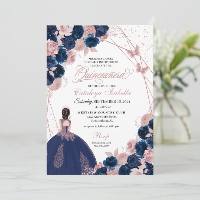 Invitación Princesa Quinceanera azul y mariposa rosa de la ma (Anverso de pie)