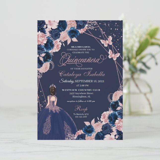 Invitación Princesa Quinceanera azul y mariposa rosa de la ma (Anverso de pie)