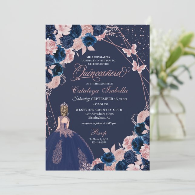 Invitación Princesa Quinceanera azul y mariposa rosa de la ma (Anverso de pie)