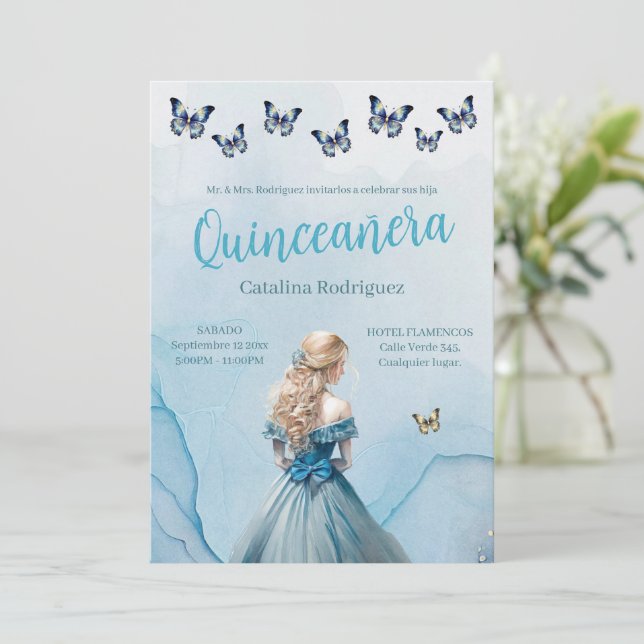 Invitación Princesa Quinceañera de la mariposa de oro azul (Anverso de pie)