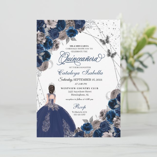 Invitación Princesa Quinceanera de mariposa azul y plata de l (Anverso de pie)