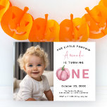 Invitación Pumpkin Girl 1st Birthday Party<br><div class="desc">Tarjeta de invitación de cumpleaños con acuarela ilustrativa de PUMPKIN. El texto dice "NUESTRO PEQUEÑO PUMPKIN".</div>