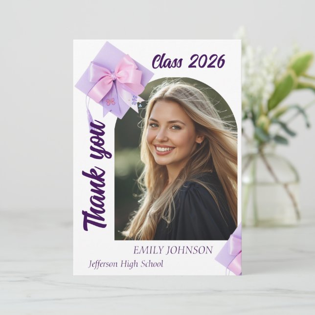 Invitación Purple Cap Photo Graduation Thank You Card (Anverso de pie)