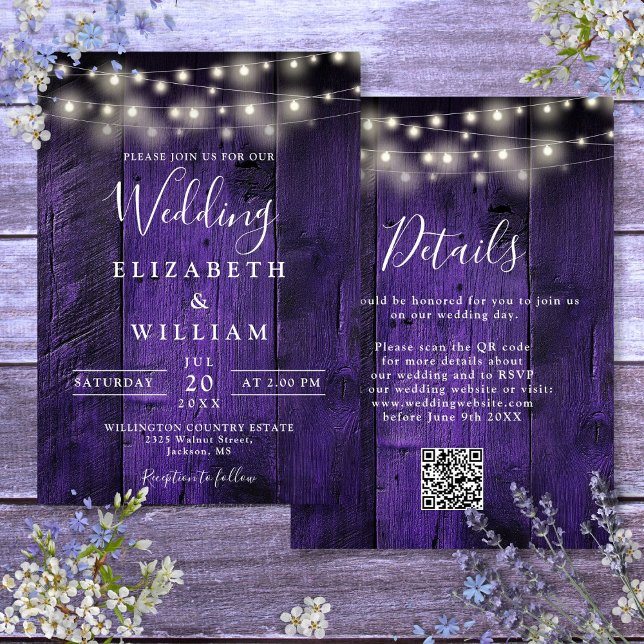 Invitación Purple Rustic Wood Boda String Lights Lights QR Co (Purple Rustic Wood Wedding String Lights QR Code Invitation)