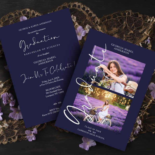 Invitación Púrpura 2 Fotos Exquisita Graduación de caligrafía (Purple 2 Photos Modern Exquisite Calligraphy Graduation Invitation Card with Envelope.)