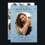 Invitación Purpurina azul claro Halo Collage de fotos dulce 1<br><div class="desc">Esta invitación a tomar fotos de la fiesta de cumpleaños de 16 años, dulce y bonito, es perfecta para el chica moderno y elegante. Presenta un falso halo de pinceles purpurina azul brillante impreso sobre una gran foto y una elegante tipografía de escritura cursiva manuscrita. En la parte posterior se...</div>