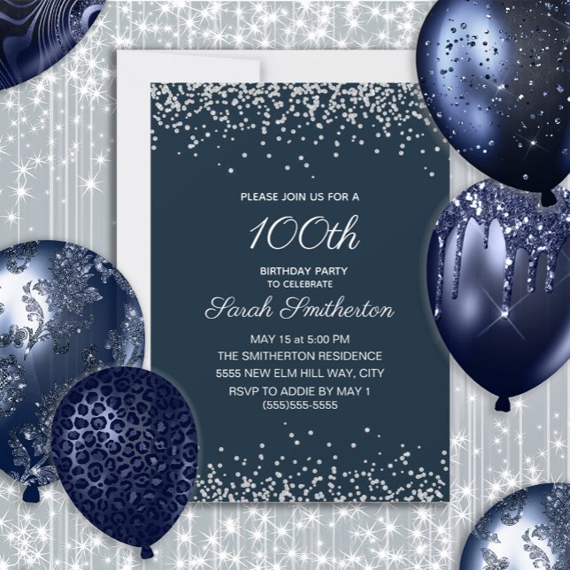 Invitación Purpurina de diamantes de plata azul de la Marina  (Navy blue and silver glitter 100th birthday party invitation for women. Customize with your own text)
