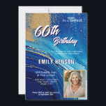 Invitación Purpurina de mármol de oro azul foto 60 cumpleaños<br><div class="desc">Invitación a los 60 años del Purpurina de Mármol de Oro Azul. Celebra un hito de estilo con esta glamorosa invitación de cumpleaños, con sorprendentes acentos purpurinas de oro, elegante fondo de mármol azul y espacio para una foto personalizada. Perfecto para honrar a una fabulosa mujer que cumple 60 años,...</div>
