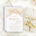 Invitación Purpurina de Oro Blanco Sorpresa 21 cumpleaños<br><div class="desc">21.ª invitación a la fiesta de cumpleaños sorpresa para las mujeres con brillantes luces de cuerdas de oro y un bokeh brillante sobre un fondo blanco. Como el texto es personalizable, esta invitación está diseñada para una dama que está celebrando cualquier cumpleaños. (18, 21, 30, 40, 50, 60, 70, 80,...</div>