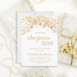 Invitación Purpurina de Oro Blanco Sorpresa 50 cumpleaños<br><div class="desc">50.ª invitación a la fiesta de cumpleaños sorpresa para las mujeres con brillantes luces de cuerda de oro y un bokeh brillante sobre un fondo blanco. Como el texto es personalizable, esta invitación está diseñada para una dama que está celebrando cualquier cumpleaños. (18, 21, 30, 40, 50, 60, 70, 80,...</div>
