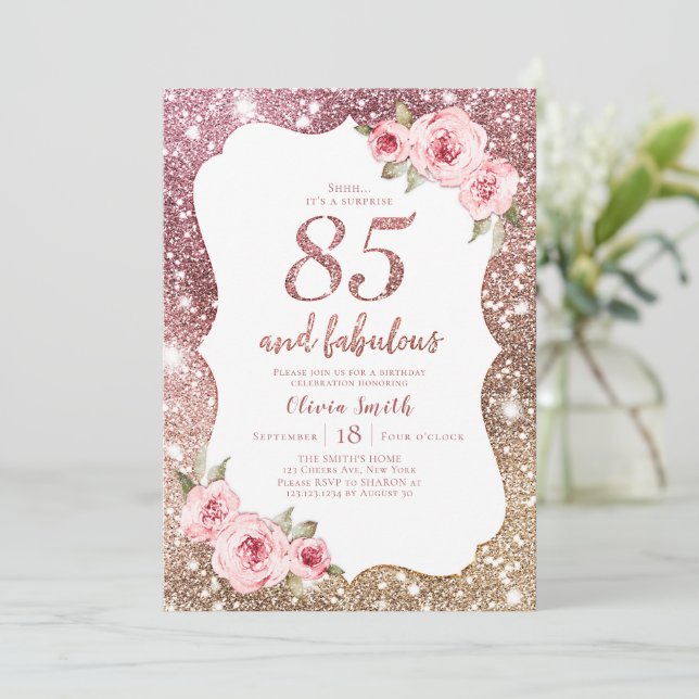 Invitación Purpurina de oro de rosa espumoso y floral cumplea (Anverso de pie)