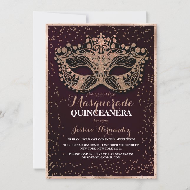Invitación Purpurina de oro rojo Confetti Masquerade Quinceañ (Anverso)