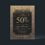 Invitación Purpurina de oro Wood 50th Birthday Party Black<br><div class="desc">Este elegante diseño presenta un fondo rústico de madera y negro,  purpurina dorado y letras de guion personalizado. Qué hermosa manera de invitar a sus invitados a esta ocasión especial.</div>