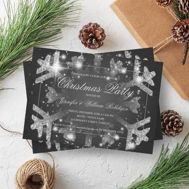 Invitación Purpurina de plata fiesta navideña de copas de nie (Silver Glitter Snowflake Xmas Holiday Party Black Invitation)