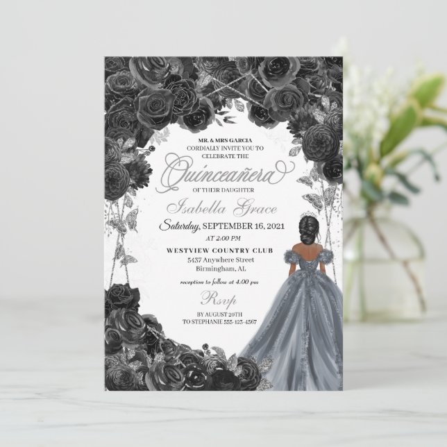 Invitación Purpurina de plata Rosas negros español Quinceañer (Anverso de pie)