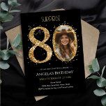 Invitación Purpurina de Surprise Gold 80th Birthday Photo<br><div class="desc">plantilla de fiesta de fotos de Purpurina de oro por cumpleaños número 80. Disponible como descarga digital imprimible. descarga personalizado,  personalizada y editable. Foto de Filler hecha con IA. No es una persona real. Añade tu propia plantilla de fotos.</div>