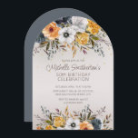 Invitación Purpurina floral amarillo azul de la marina 50 cum<br><div class="desc">Invitación a la fiesta de cumpleaños en forma de arco para ella con hermosas flores de color azul y mostaza y color azul polvoriento. Comuníquese conmigo para obtener ayuda con sus personalizaciones o para solicitar la correspondencia o coordinación de los productos de Zazzle.</div>
